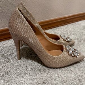 Head Over Heels by Dune Sz 9 Gold Crystal Embellished Pointed Toe Metallic Pumps